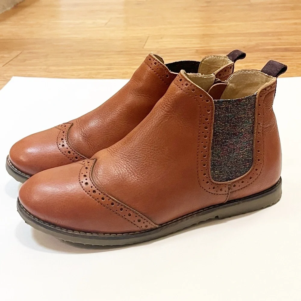 Mini Boden Brown Leather Brogue Chelsea Ankle Boots. Elastic Side. Youth 6